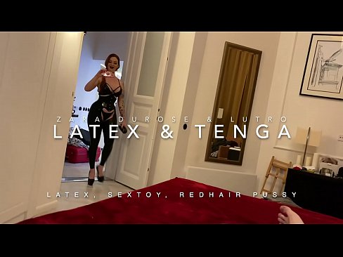❤️ Dada wa kambo mwenye kichwa chekundu akiwa amevalia vazi la latex alilobanwa na kaka wa kambo ☑ ﹏