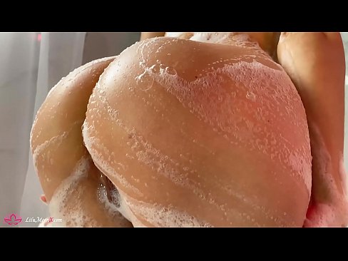 ❤️ Brunette Anapiga Pussy kwa Pussy kwa Vibrator hadi Orgasm kali katika Shower ☑ ﹏